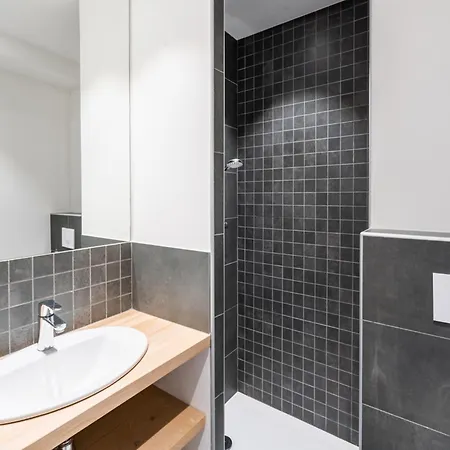 Apartment New By The Slopes In L'alpe D'huez *