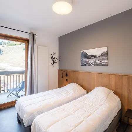 New By The Slopes In L'alpe D'huez Apartment
